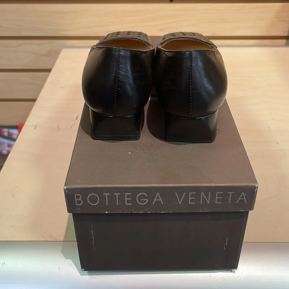 Women’s Bottega Veneta Black Intrecciato Leather Pumps Size 5M